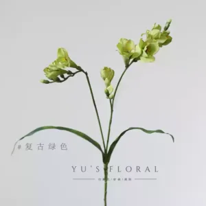 Simulated floral snowflake freesia red fake flower home decoration soft decoration floral niche flower arrangement photography props - retro green