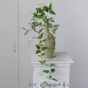 Simulated plants, clematis leaves, green leaves, hand-held flower accessories, floral arrangements, landscaping, home decoration - Total length is about 70cm, one bundle does not include bottles