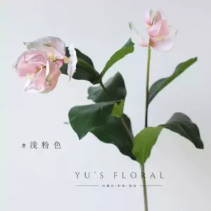 Simulated flower lotus lanterns, large branch flowers, white home soft furnishings, New Year's Eve flowers, medieval floral landscaping - light pink