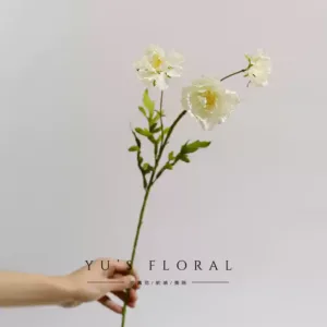 Simulated flowers, chrysanthemums, European silk flowers, light wild flowers, retro colors, light luxury, high-end single flower arrangements, decorative photography - White